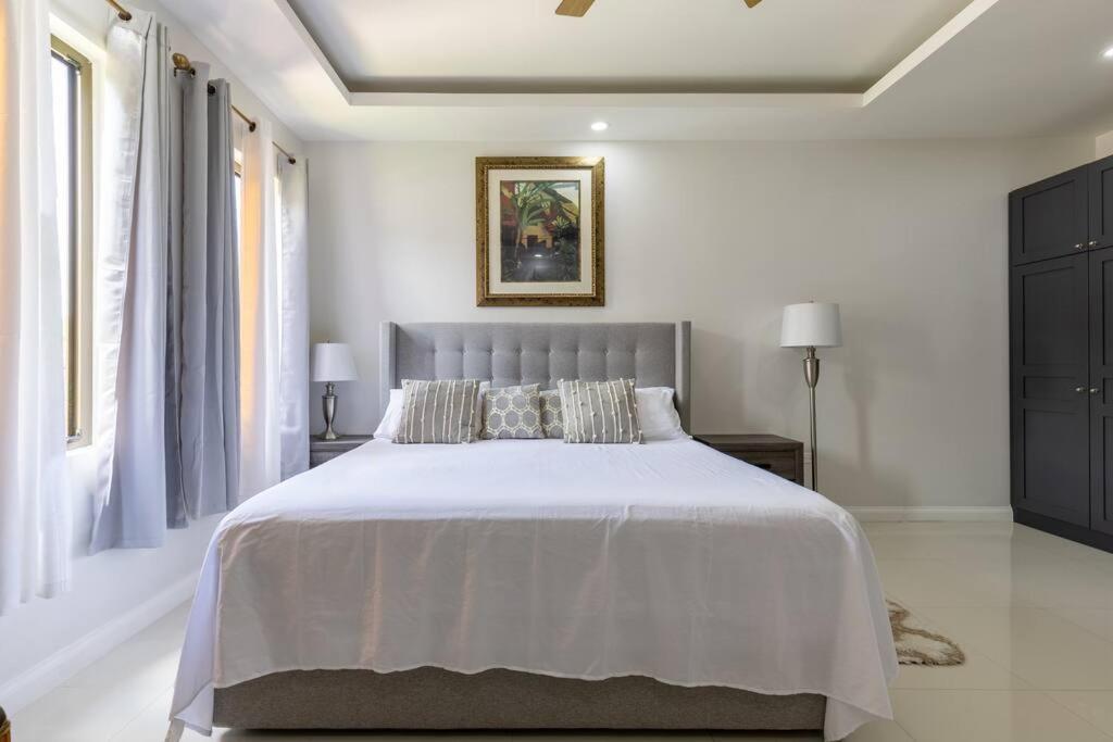 Sun Shine Luxury Villas 2 Bedroom Pool & Gym Ocho Rios St Ann 외부 사진